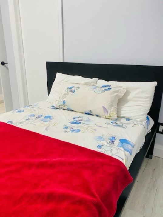1 furnished bedroom w/ attached bathroom and shared kitchen. in City of Toronto,ON - Room Rentals & Roommates