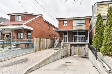 5 BR   2 WR- Investment Opportunity In Toronto Image# 1