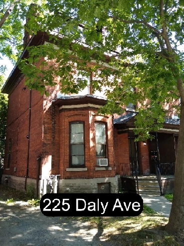 1 Bedroom Sandy Hill All-Inclusive Apartment (225 Daly Ave) Image# 1