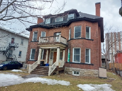 1 Bedroom Sandy Hill Apartment for Rent (259 Daly Ave) Image# 1