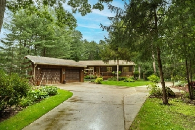 Bungalow on Acre of Woods w 2.5 car garage! dt67829 Image# 3