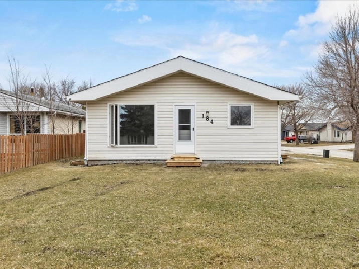 Fort Richmond Upgraded Bungalow (Open House) in Winnipeg,MB - Houses for Sale