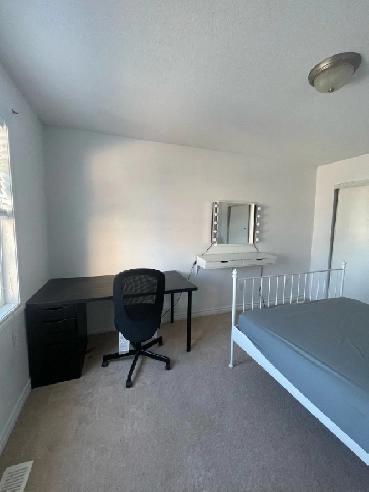 Room for rent in barrhaven  $850 Image# 1