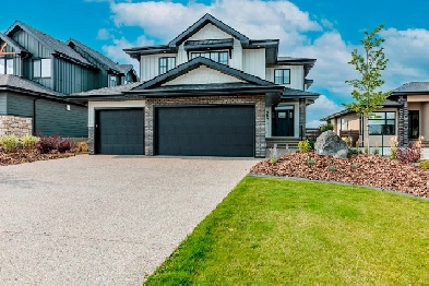 5 Beds 5 Baths in River's Gate. 3 mins to St.Albert. Stunning! Image# 1