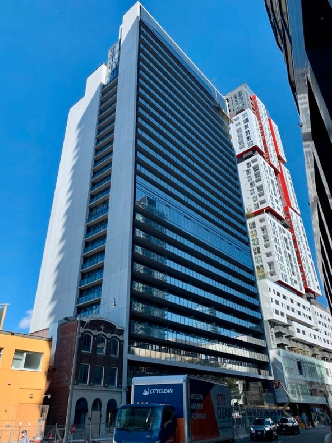 1 Bed 1 Bath (Entertainment District, Internet inc.) $2,300 in City of Toronto,ON - Apartments & Condos for Rent