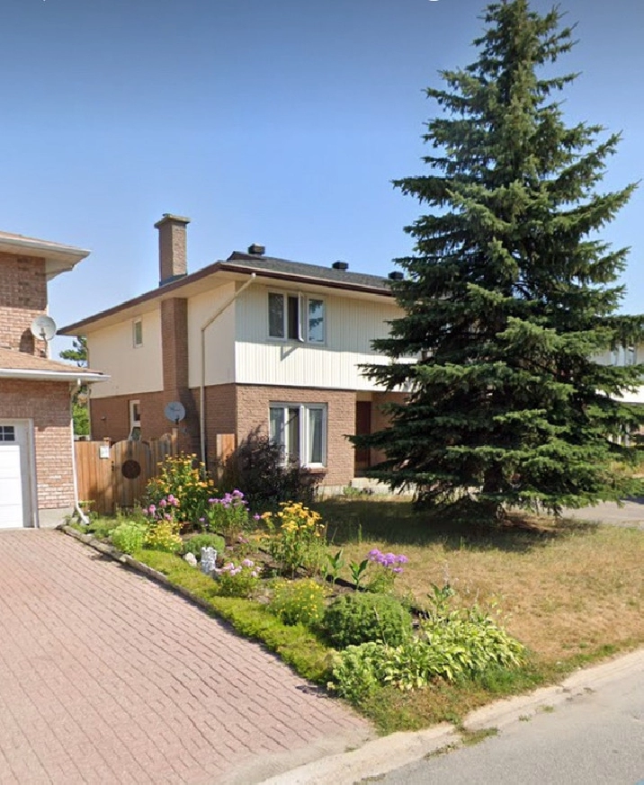 Large 4 bed House for rent available May 1st in Ottawa,ON - Apartments & Condos for Rent