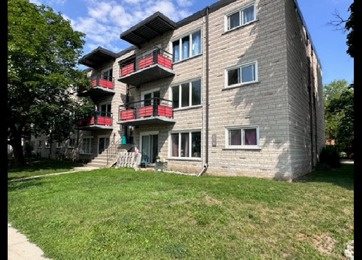 Newly Renovated 2 Bedroom Unit Close to Downtown Kitchener! in
