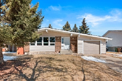 FULLY FINISHED BUNGALOW ON A QUIET CRESCENT IN AKINSDALE! Image# 1