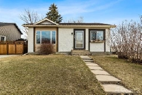 Homes for Sale in Ridgegate, Airdrie, Alberta $479,000 Image# 9