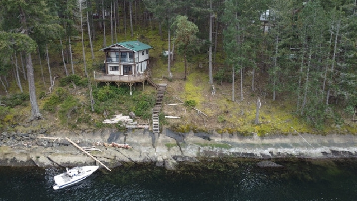 Waterfront Cottage for Sale, 258 Coho Blvd, Mudge Island BC in Vancouver,BC - Houses for Sale