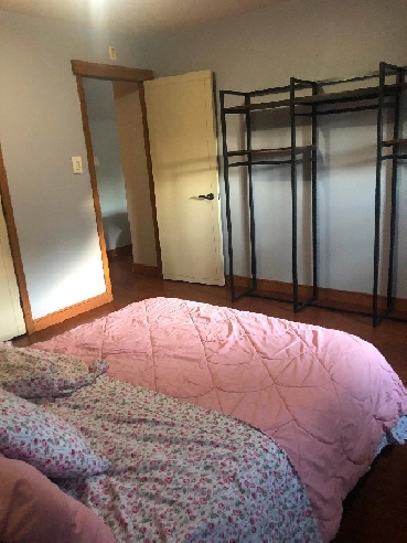 Female Roommate for 2 bedroom condo in Windsor Park Image# 1