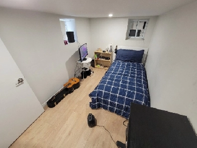 Room available near Kensington Market - May 1st move-in Image# 1