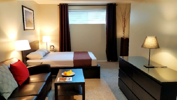 A BACHELOR BASEMENT UNIT IN EVERGREEN SW, $950 MO in Calgary,AB - Apartments & Condos for Rent