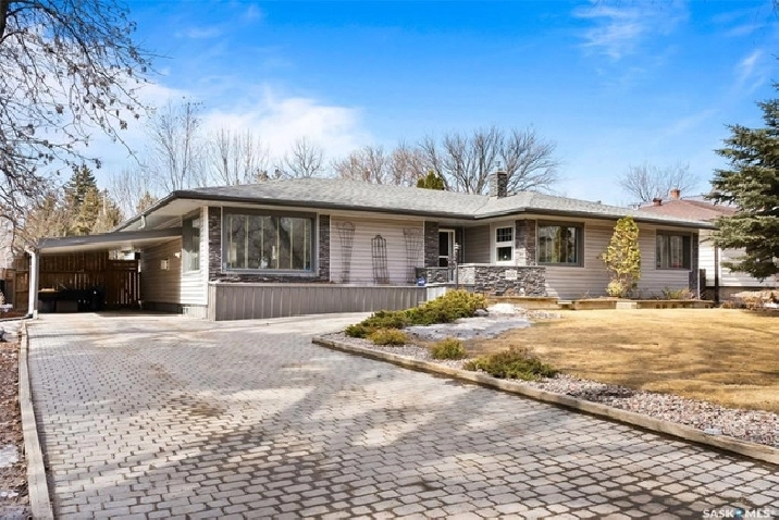 EXPANSIVE BUNGALOW ON 3 CITY LOTS OVERLOOKING WASCANA LAKE! in Regina,SK - Houses for Sale