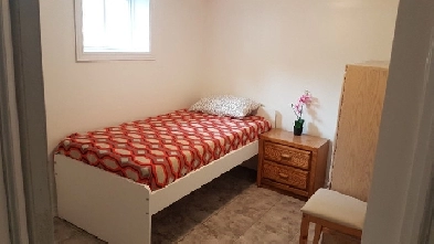 Private Room for Rent-Scarborough-Near Victoria Park Sub-1st May Image# 1