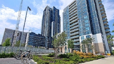 MARKHAM RD AND ELLESMERE RD.LUXURY CONDO, BIG ROOM AND MASTER B Image# 1