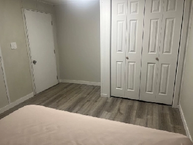 1 Room available in 2 room basement Image# 1