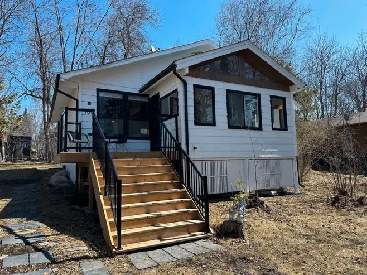 PENDING SALE - 168 West St, Lakeshore Heights - LAKEVIEW! in Winnipeg,MB - Houses for Sale