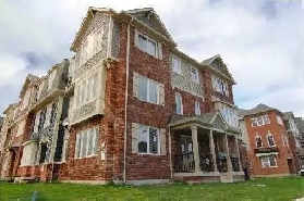 Beautiful Townhouse for Rent near Mount Pleasant GO Station! Image# 1