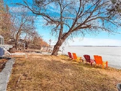 Waterfront Lake House! 5 Beds! Amazing airbnb or family home Image# 1