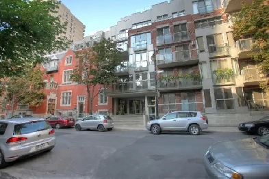furnished condo steps from Concordia and Mcgill Image# 9
