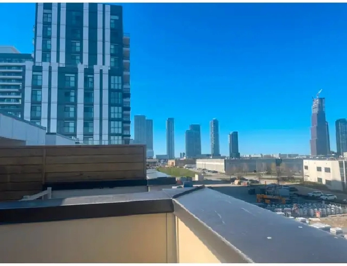 Brand new Townhouse in downtown Vaughan for Rent in City of Toronto,ON - Room Rentals & Roommates