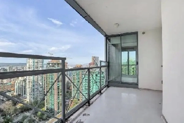 Luxurious Penthouse unit in Downtown Coal Harbour Image# 1