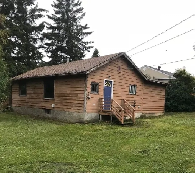3 Bedroom House for Rent in Rimbey w/ Large Yard Image# 1