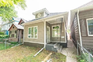Extensively Renovated 2bdr Bungalow w/ Oversized Garage! Image# 3