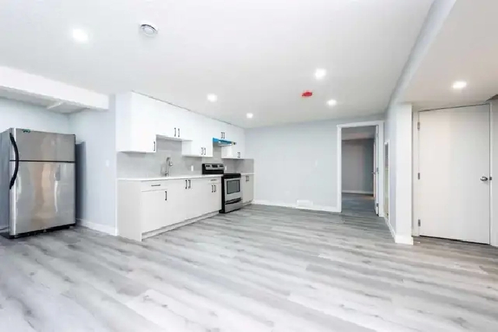 Newly renovated 2 bedroom, 2 bathroom basement-NW in Calgary,AB - Apartments & Condos for Rent