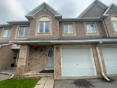A beautiful townhouse from June 1 for rent in Kanata North Image# 1