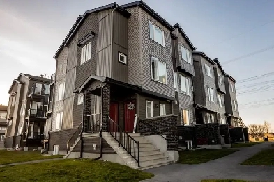 KoL Townhomes - 3 Bdrm Townhouse available at 220-266 Livery St, Image# 1