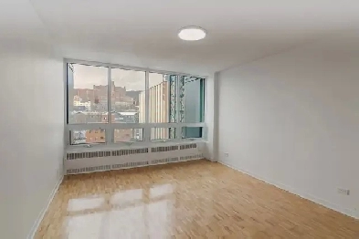 1BR with Balcony Available for July 1st - ID 537 Image# 1