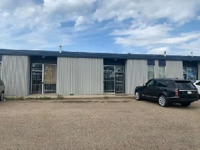 5000 ft.² Office/Warehouse FOR LEASE Image# 3