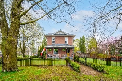 Historical Home on Large Lot in Elora Image# 1