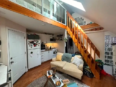 Unique 1 Bedroom Apartment- Available for July 1st! Image# 4