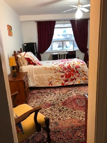 Furnished master Bedroom Female Only @Dufferin St & Lawrence Ave Image# 1
