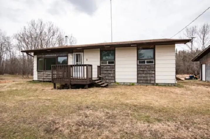 Country paradise home for sale! in Winnipeg,MB - Houses for Sale