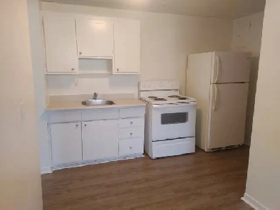 1 bedroom apartment, 900$ all included Image# 1