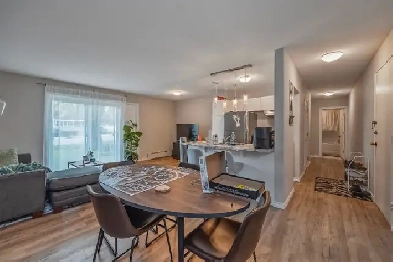 Spacious Renovated 2-Bdrm, mins from downtown and Kingston Centr Image# 1