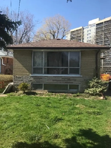 House For Rent In Scarborough Near College! Image# 1