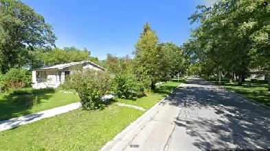 House for sale in Fort Richmond,Winnipeg.R3T3A8 Image# 1