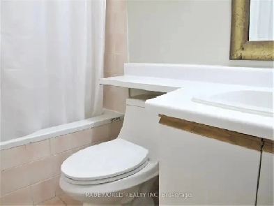 2 Bedroom 1 Bath(University/Dundas)subway 600 sq.ft. immed occup Image# 1