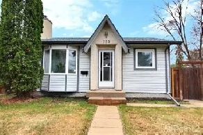 Homes for Sale in River Park South, Winnipeg, Manitoba $359,900 Image# 1
