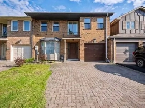 77 Chiswell Cres Image# 2