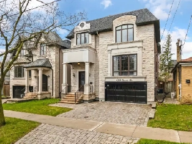 4 1 beds, 5 baths custom home in North York Image# 1