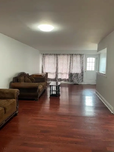 Newly renovated 3 bedroom house for rent -  Finch & 404 Image# 1