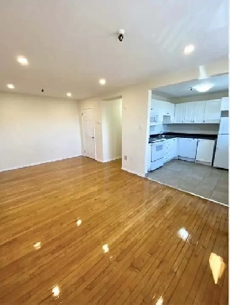 IMMACULATE 1 BEDROOM   1 BATH APARTMENT for RENT Image# 1