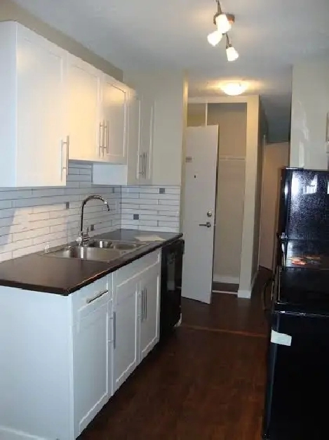 Excellent 2-BR Condo in Oliver Available June 1. $1,300. in Edmonton,AB - Apartments & Condos for Rent
