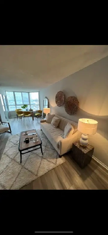 Furnished/Unfurnished Master for rent- Bay and Gerrard in City of Toronto,ON - Room Rentals & Roommates